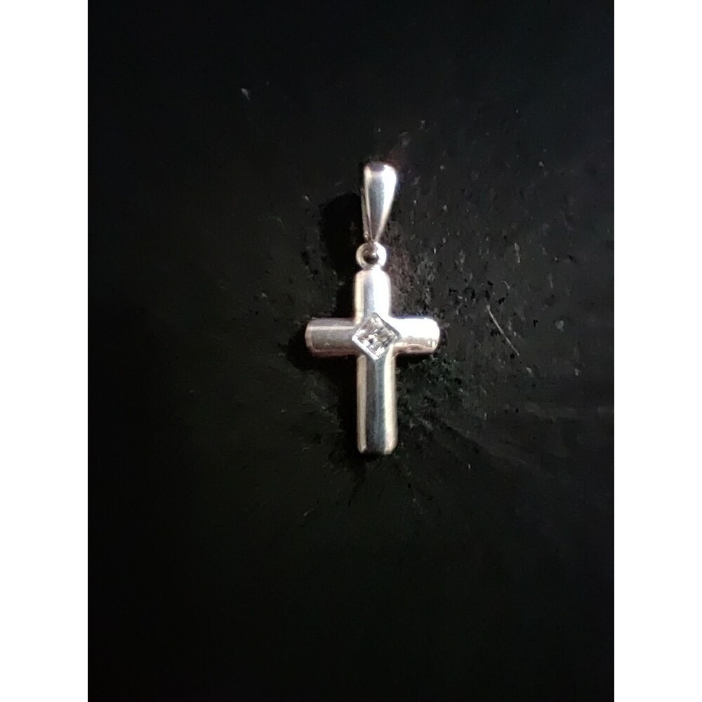 14k White Gold Cross with Simulated Diam